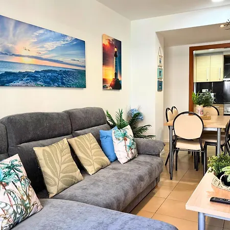 Zen - Modern With Parking & Swimming Pool Apartment